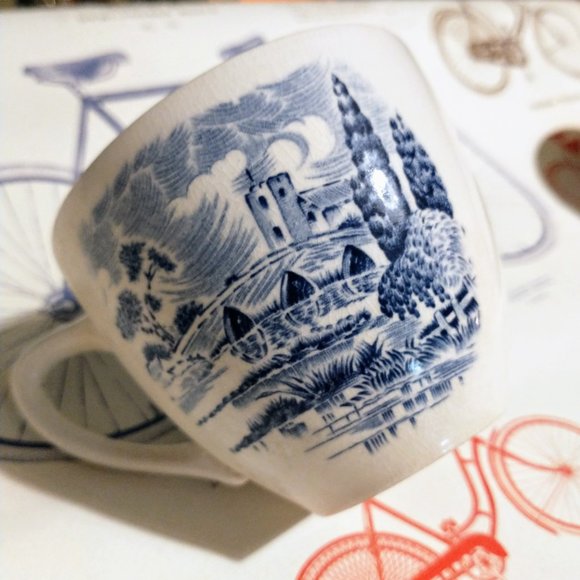 Countryside Wedgwood & CO England Tea Cup - Picture 2 of 3